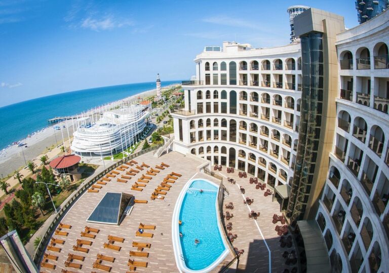 colosseum marina hotel batumi